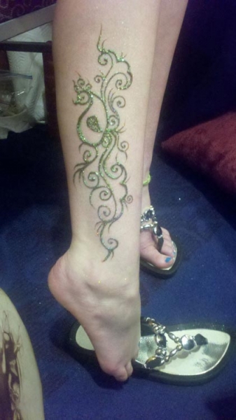 Elizabeth T Henna Tattoo Artists
