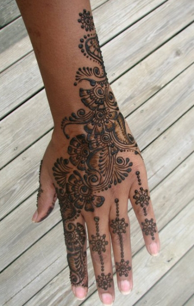 Hennafy Me (Manasi) Henna Tattoo Artists