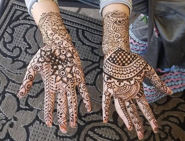 Zainab R Henna Tattoo Artists