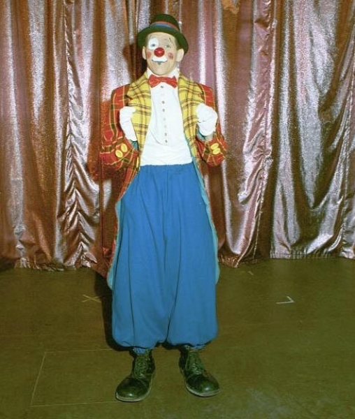 Allergic Andrew Clowns