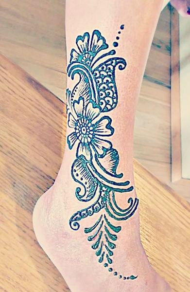 Lynn T Henna Tattoo Artists