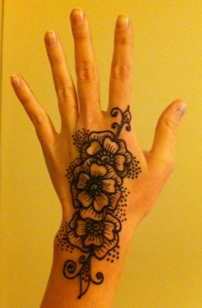Elisa R Henna Tattoo Artists