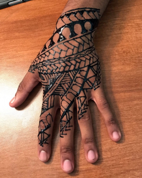 Amirah M Henna Tattoo Artists