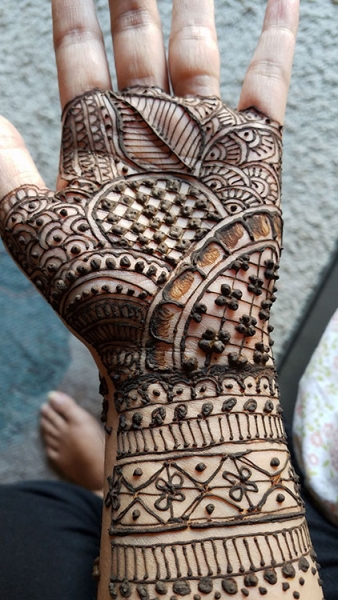 Sakshi G Henna Tattoo Artists