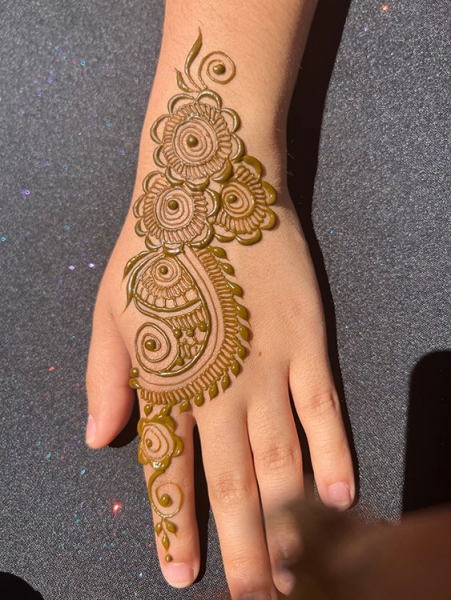 Asra Z Henna Tattoo Artists
