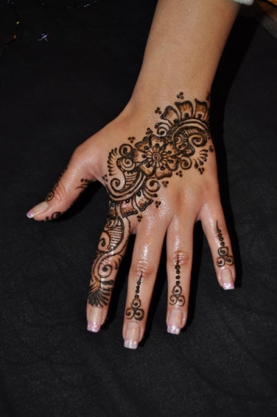 Sumeyya R Henna Tattoo Artists
