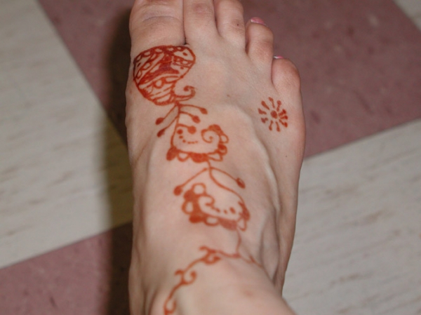 Dhwani M Henna Tattoo Artists