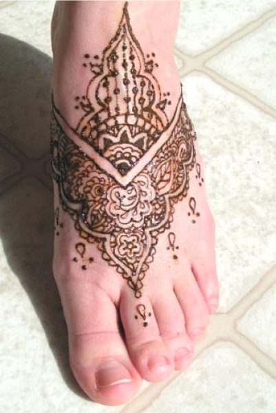 Courtney Z Henna Tattoo Artists