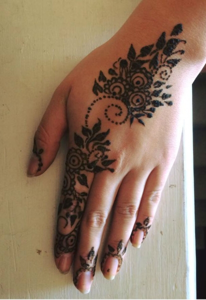 Shelbi C Henna Tattoo Artists